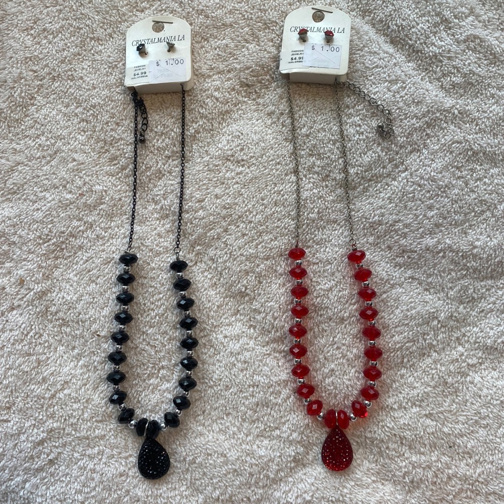Necklace Earring Set of 2 one‎ red one black